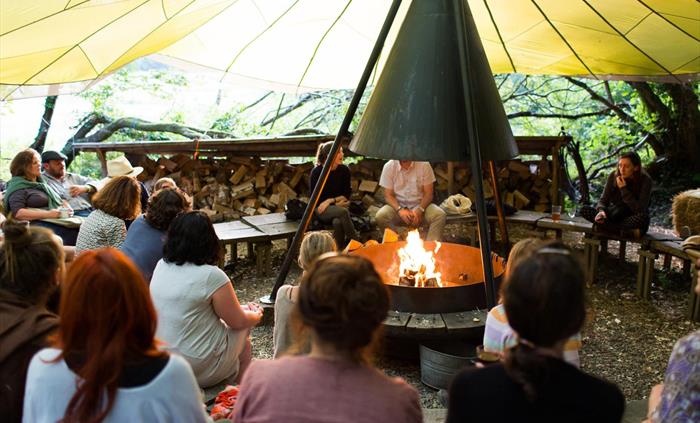 Workshop around the firepit (photo:Sarah Falugo)